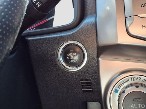 Used 2015 Toyota 4Runner Limited image 12