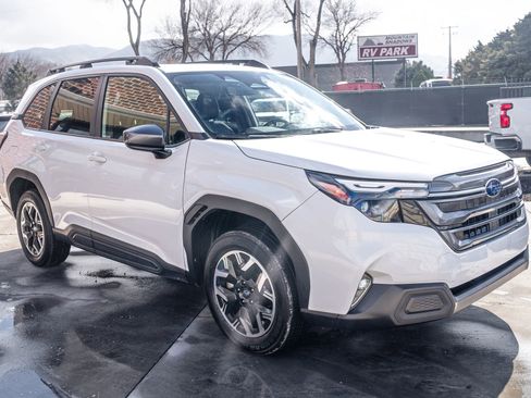 Used 2025 Subaru Forester Premium w/ Convenience Package #1 image 12