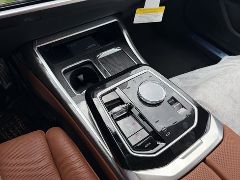 New 2026 BMW 740i xDrive w/ Premium Package AWD/4WD image 12