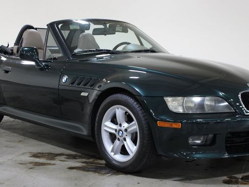 Used 2001 BMW Z3 2.5i RWD image 2