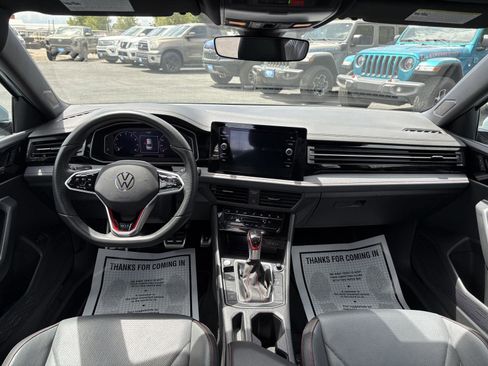 Used 2025 Volkswagen Jetta GLI Autobahn FWD image 7