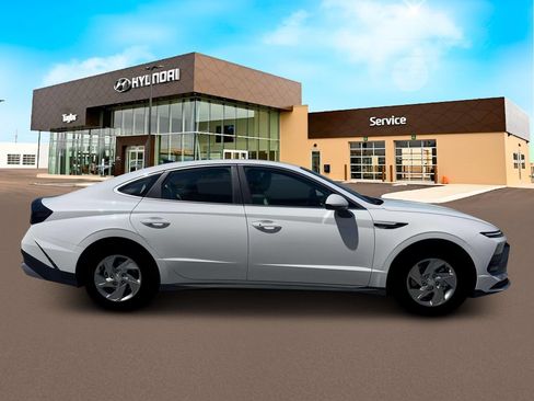 New 2026 Hyundai Sonata SE FWD image 9
