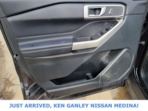 Used 2023 Ford Explorer XLT w/ Equipment Group 202A AWD/4WD image 15