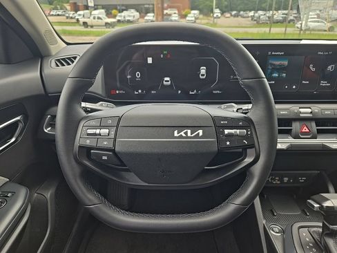 Used 2025 Kia K4 EX FWD image 5
