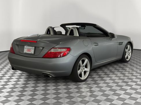 Used 2015 Mercedes-Benz SLK 250 image 9