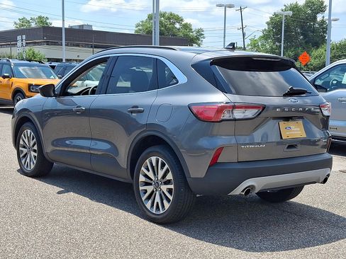 Certified 2022 Ford Escape Titanium AWD/4WD image 7