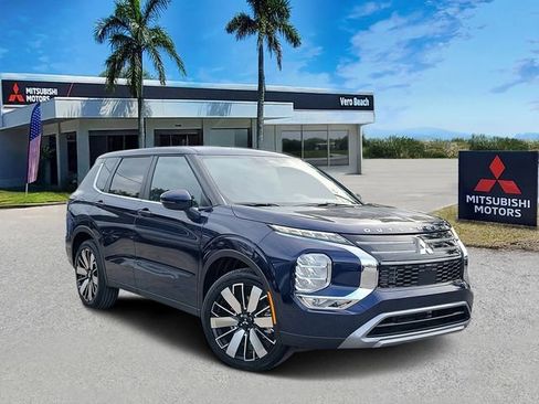 New 2026 Mitsubishi Outlander SE image 1