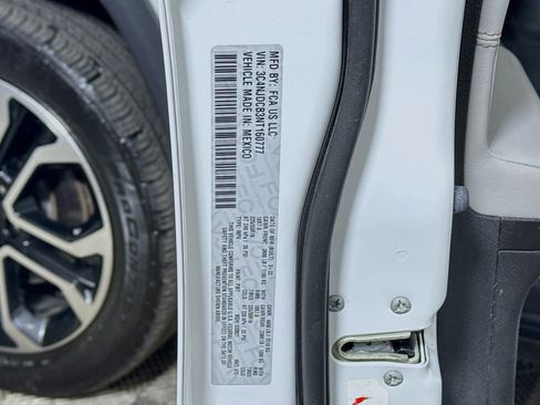 Used 2022 Jeep Compass Limited image 29