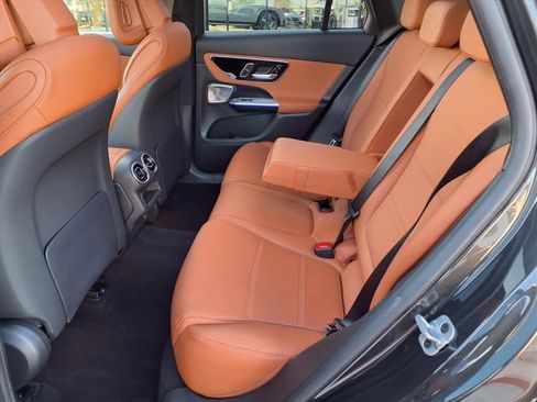 Used 2025 Mercedes-Benz GLC 300 image 18