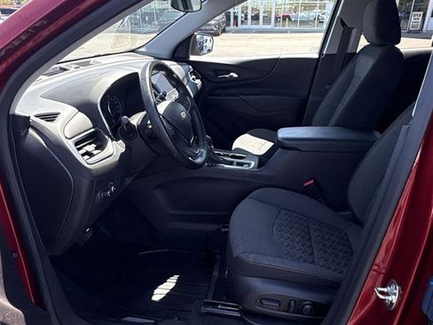 Certified 2024 Chevrolet Equinox LT w/ LPO, Floor Liner Package FWD image 18