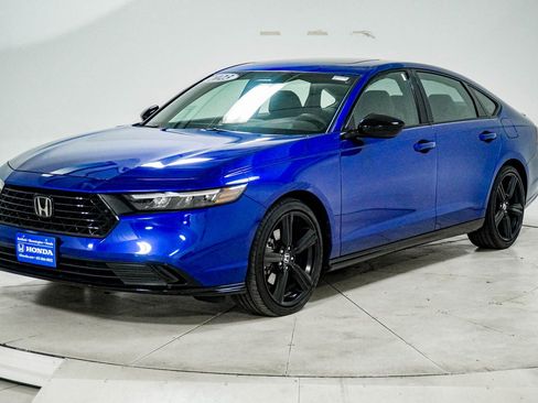 Used 2023 Honda Accord Sport image 3