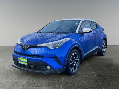 Used 2018 Toyota C-HR XLE image 3