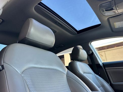 Used 2018 Hyundai Elantra Limited w/ Limited Ultimate Package 02 image 19