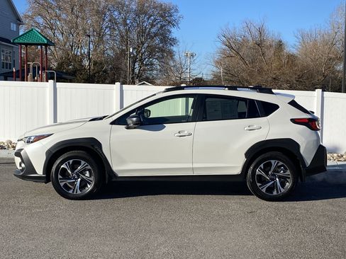 Used 2024 Subaru Crosstrek 2.0i Premium image 3