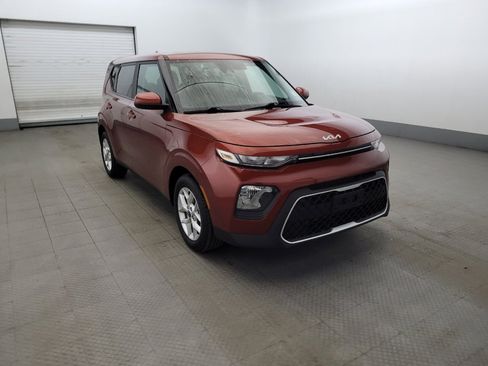 Used 2022 Kia Soul LX w/ Technology Package FWD image 13