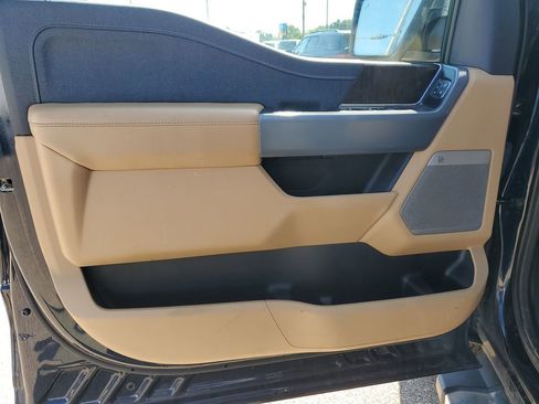 Used 2022 Ford F150 Lariat w/ Max Trailer Tow Package image 11