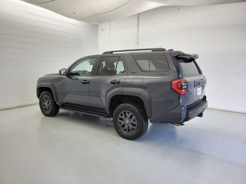 Used 2025 Toyota 4Runner SR5 AWD/4WD image 7