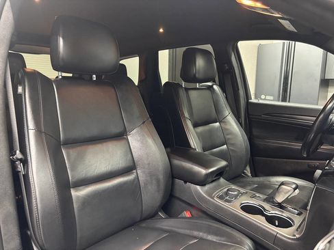 Used 2019 Jeep Grand Cherokee Limited AWD/4WD image 25