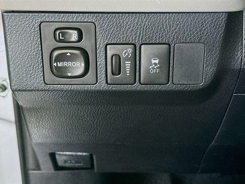 Used 2015 Toyota RAV4 LE FWD image 16