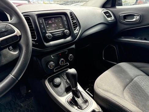 Used 2018 Jeep Compass Sport AWD/4WD image 16