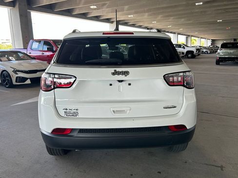 Used 2023 Jeep Compass Latitude w/ Sun and Sound Group AWD/4WD image 4