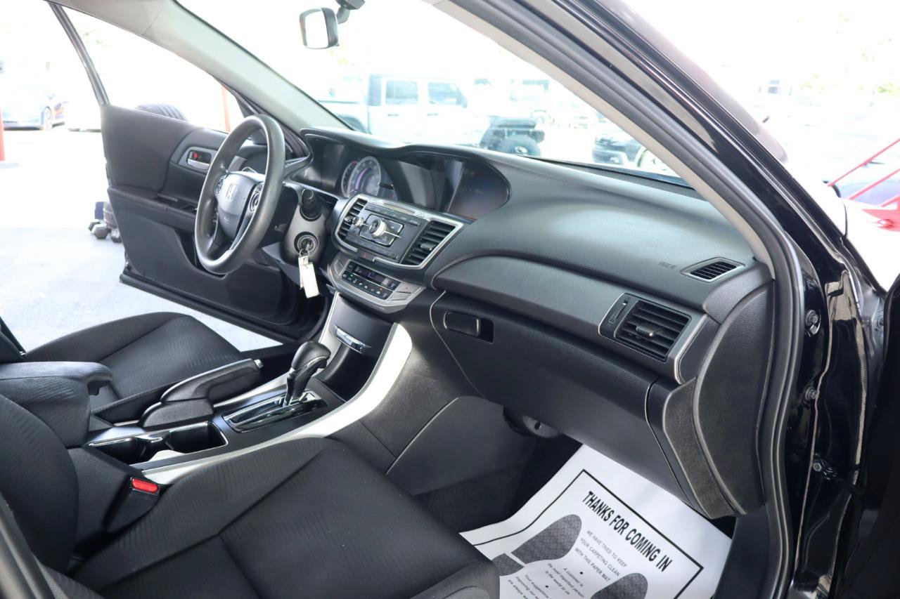 Used 2015 Honda Accord LX image 35