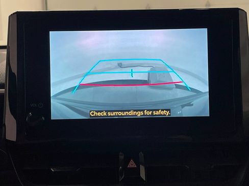 Used 2024 Toyota Corolla Cross L FWD image 4