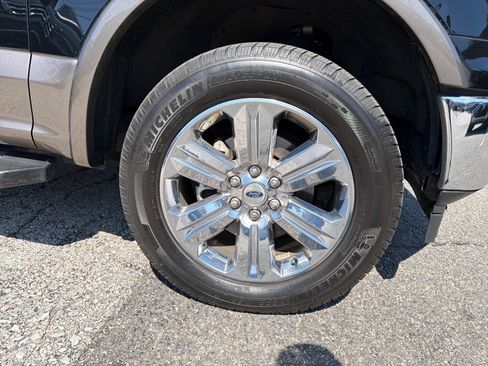 Used 2018 Ford F150 Lariat w/ Equipment Group 502A Luxury AWD/4WD image 4