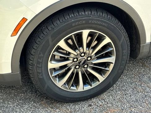 Certified 2022 Lincoln Nautilus Reserve FWD image 11