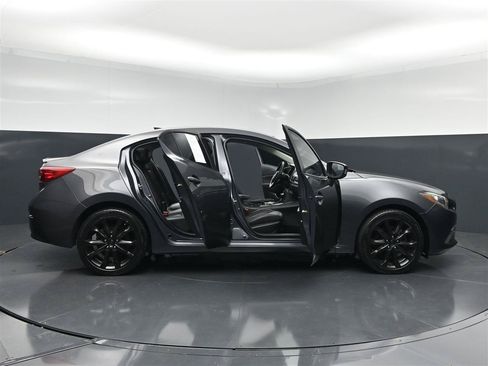 Used 2016 MAZDA MAZDA3 s Touring FWD image 38