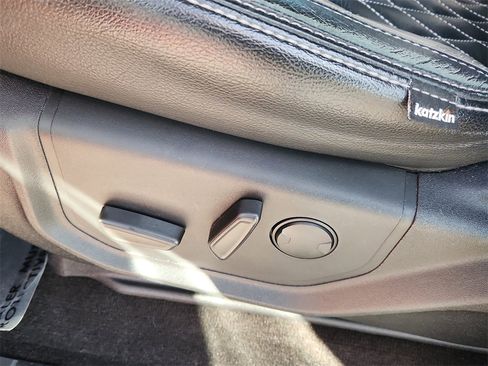 Used 2019 Ford F150 XLT w/ Equipment Group 302A Luxury image 8