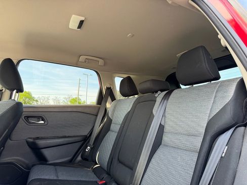 Used 2023 Nissan Rogue SV image 14