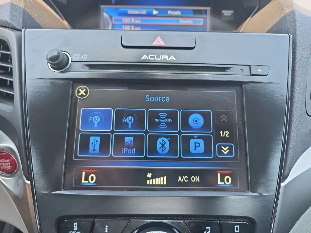 Used 2017 Acura ILX FWD image 28