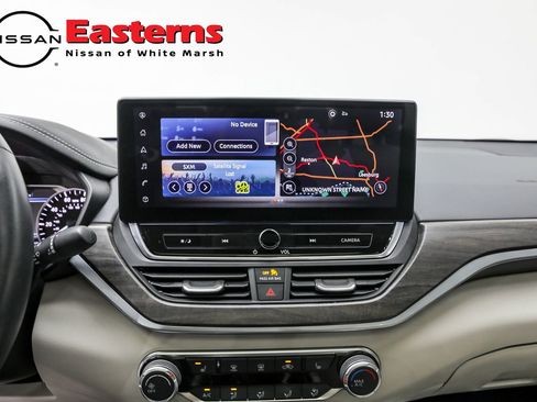 Used 2023 Nissan Altima 2.5 SV w/ SV Premium Package FWD image 12