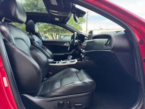 Used 2018 Kia Stinger GT2 RWD image 24