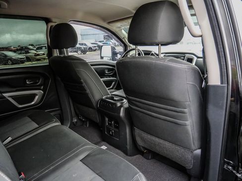 Used 2017 Nissan Titan SV AWD/4WD image 20