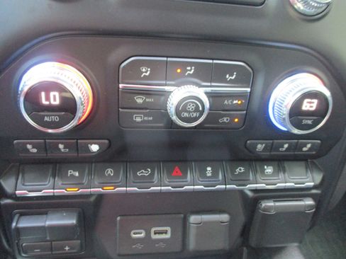 Used 2020 GMC Sierra 1500 SLT RWD image 18