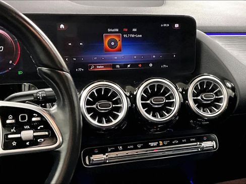 Used 2023 Mercedes-Benz GLA 250 4MATIC image 7