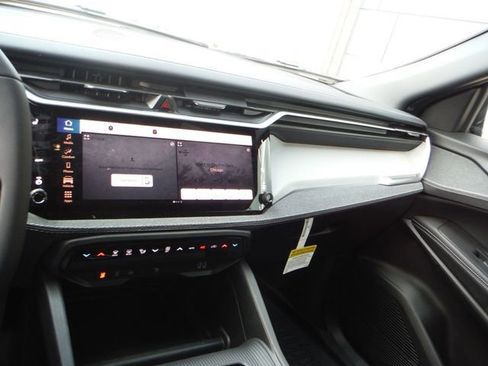 New 2026 Jeep Cherokee Laredo AWD/4WD image 21