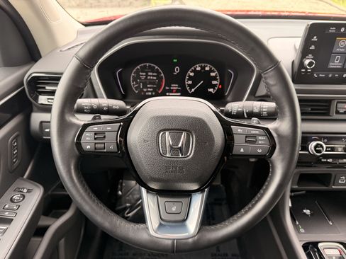 Certified 2025 Honda Pilot EX-L image 16