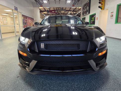 Used 2017 Ford Mustang Shelby GT350 RWD image 3
