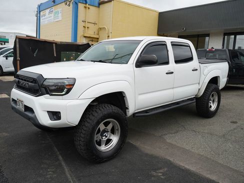 Used 2015 Toyota Tacoma PreRunner image 5