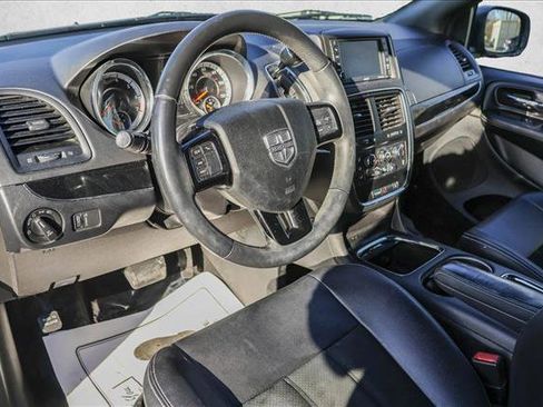 Used 2018 Dodge Grand Caravan SXT w/ Blacktop Package image 10
