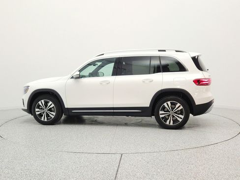 Used 2025 Mercedes-Benz GLB 250 image 8