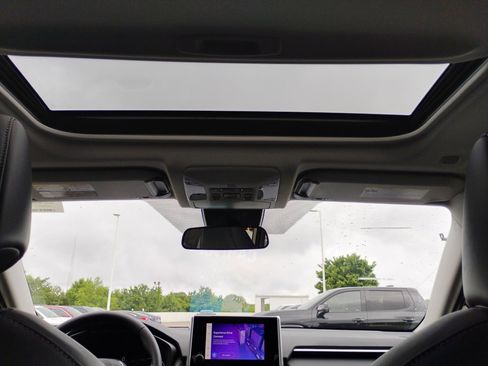 Used 2025 Toyota RAV4 XLE Premium FWD image 25