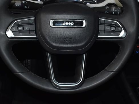 Used 2024 Jeep Compass Latitude image 21
