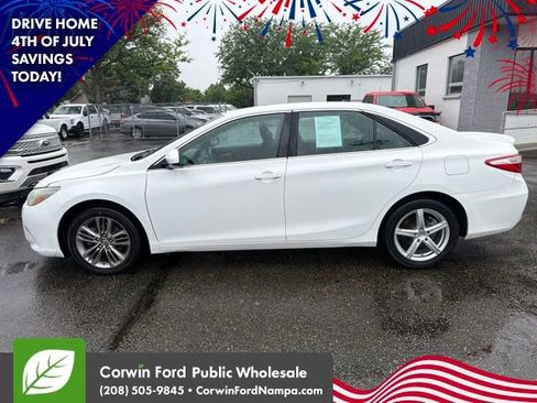 Used 2016 Toyota Camry SE FWD image 8