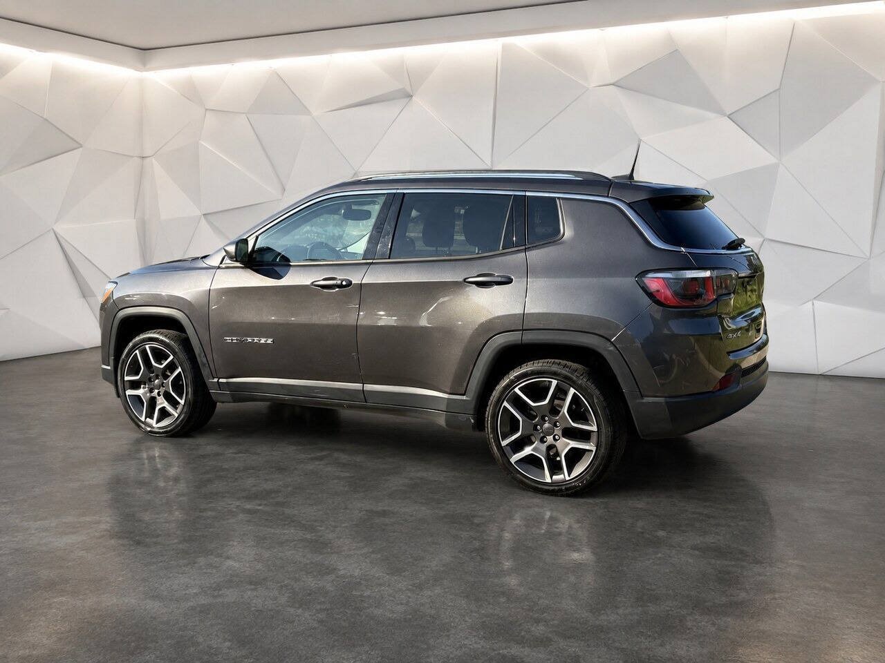 Used 2020 Jeep Compass Limited AWD/4WD image 29