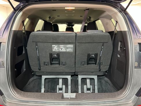 Used 2025 Kia Carnival LXS FWD image 23