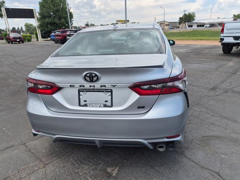 Used 2024 Toyota Camry SE FWD image 5
